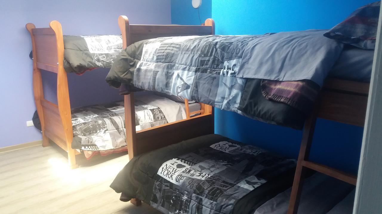Trotamundos Hostal Santiago del Cile Esterno foto