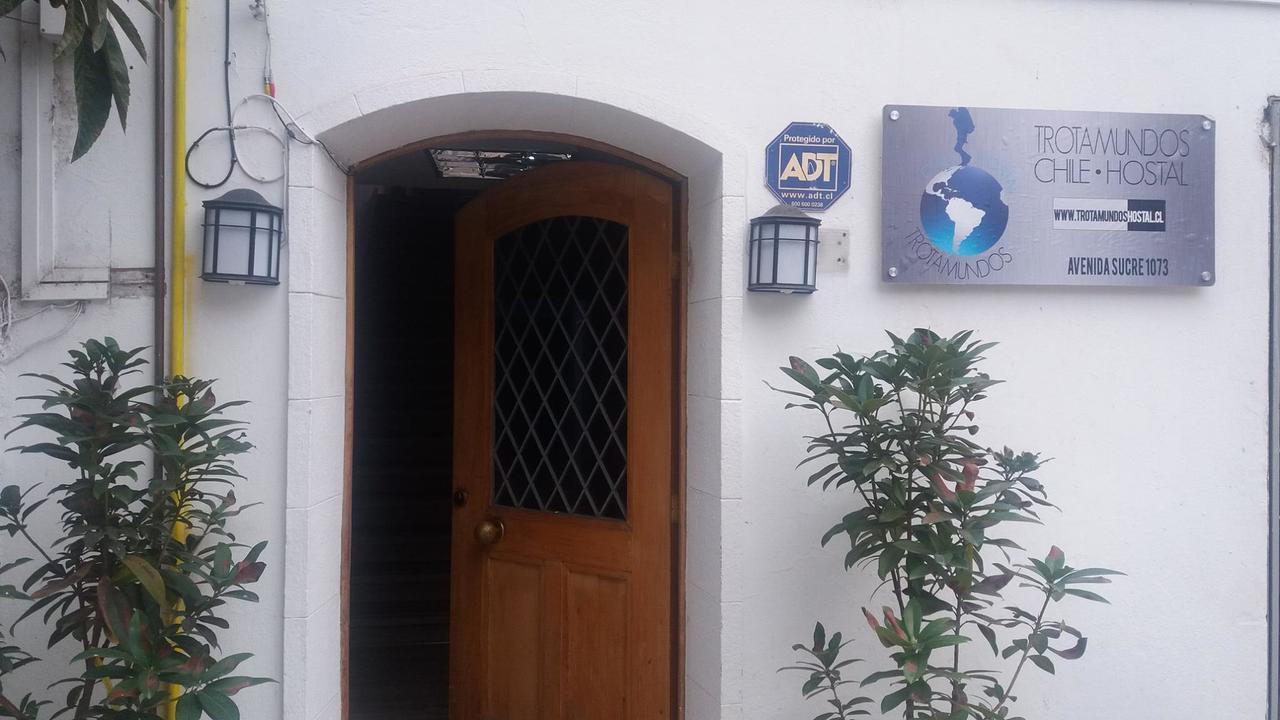 Trotamundos Hostal Santiago del Cile Esterno foto